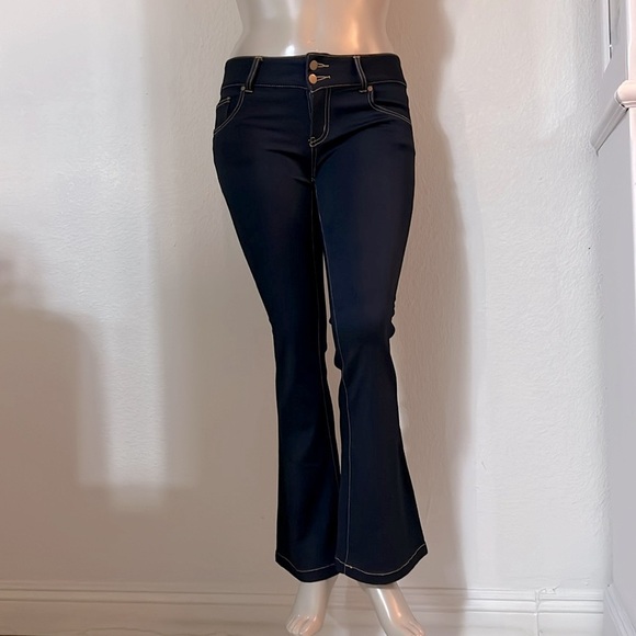 MAURICES Women Denim Stretch Blue Jeans Size 5/6 Super Soft Flare NWOT - Picture 1 of 4